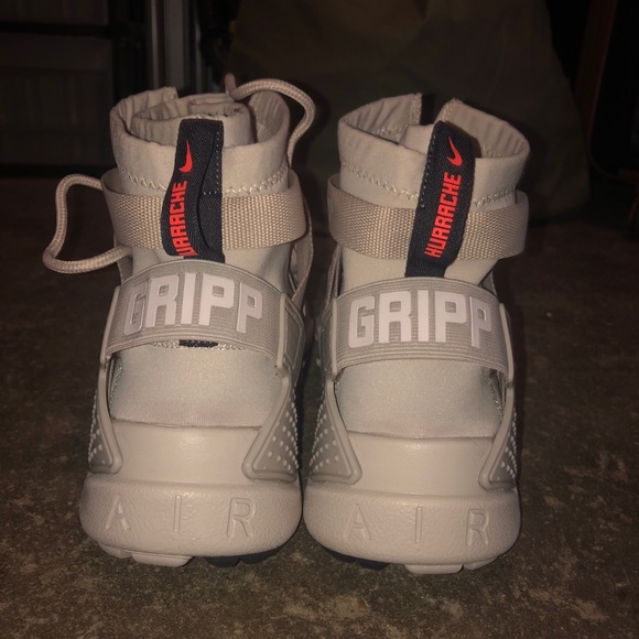 ***SOLD*** Nike Air Huarache Gripp ‘Desert Sand’ - Picture 4 of 8